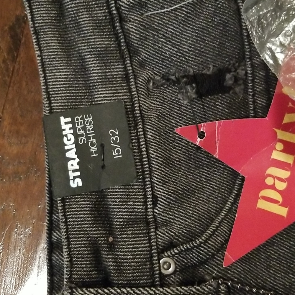 Simple Society Faded Blk High Rise Jeans W/ F… - Picture 5 of 12